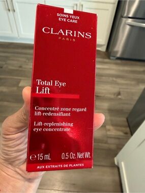Clarins Total Eye Lift - Red Packaging